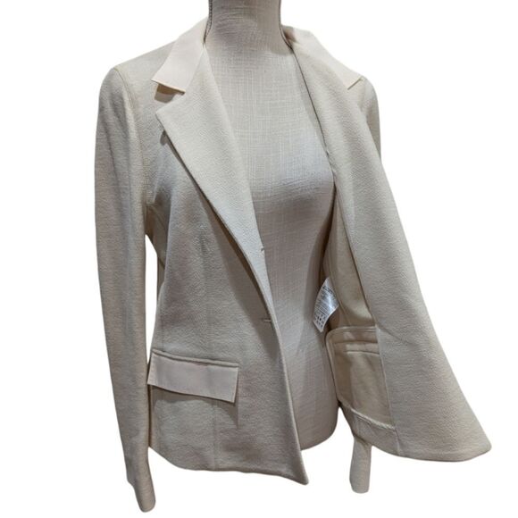 Escada Women's EU 40, US M Wool Blend Powder Cream Rose Gold Two Button Blazer - Picture 6 of 12